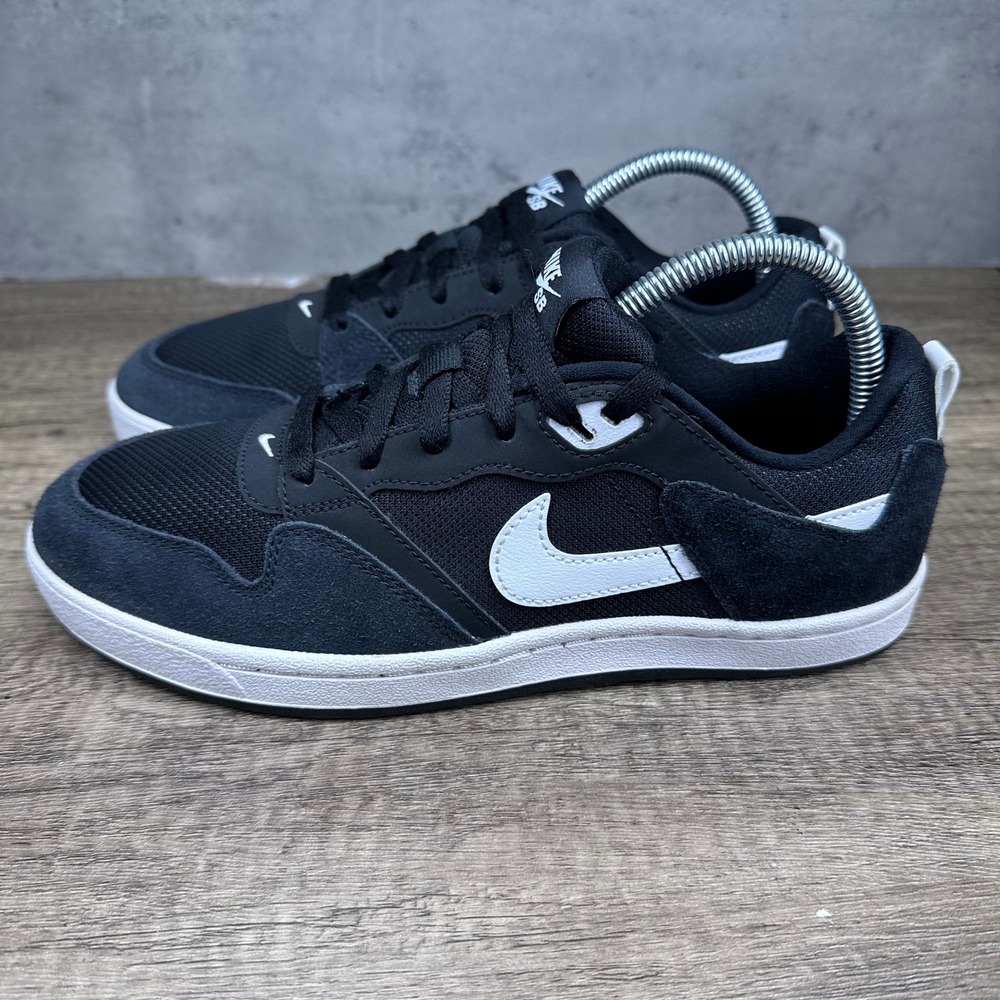Nike~Boy's~SB GS Alleypop Black/White Sneakers~ Size 7Y